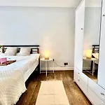 Happy And Cosy Stay