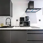 Quaint And Spacious Piccadilly Sleep 6 Vrd