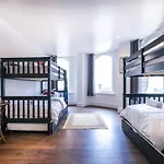 Quaint And Spacious Piccadilly Sleep 6 Vrd