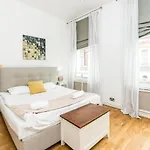Spacious 2 Bedroom / Gloucester Road / Kensington