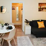 Hyde Park 1-Bedroom Apartments