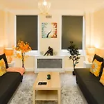 Hyde Park 1-Bedroom Apartments