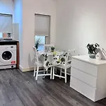 Flat 1, 419 Fulham, 2 Bedroom, 1 Bathroom Flat
