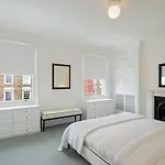 Beautiful Two Bedroom Maisonette In The Heart Of Chelsea