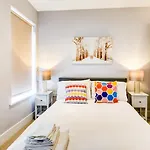 2 Bedroom Spacious Apartment In The Heart Fulham