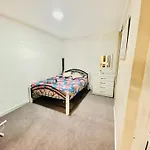 Spacious One Bedroom Apartment Edgeware Road Central London