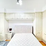 Suave Luxury Apartment, Sleeps Five, In The Heart Of Central London, Minutes From Kings Cross Station And The Brunswick Shopping Centre