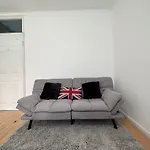 Suave Luxury Apartment, Sleeps Five, In The Heart Of Central London, Minutes From Kings Cross Station And The Brunswick Shopping Centre