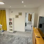 Entire One Double Bedroom Apartment