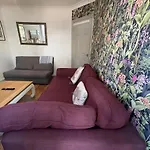 Lovely 1 Bedroom Apartment With Garden
