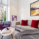 Harley Street Luxury Snug