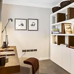 Knightsbridge 3-Bed Apartment