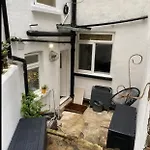 Central 1Bedroom Apartment, Connected Via Underground, Overground And Many Bus Routes
