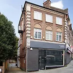 Chic Stay In London