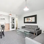 Docklands Cozy View Apartment