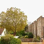Parea Living - Brixton, Serviced Apartment, Remote Working