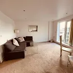 Morden 1 Bed Flat, Napier House, Bromyard Ave