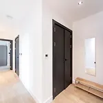 Bright & Quiet - Spacious Apt With Balcony & Lift