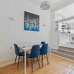 Germaine Greer\'S Legacy Flat In Hyde Park, Central London