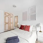 Arte Stays - 3-Bedroom Bright House London, Haggerston, Garden, Parking, 8 Min Walk To Haggerston Station, Weekly Or Monthly Stays, Serviced Accommodation - 7 Guests