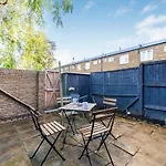 Arte Stays - 3-Bedroom Bright House London, Haggerston, Garden, Parking, 8 Min Walk To Haggerston Station, Weekly Or Monthly Stays, Serviced Accommodation - 7 Guests