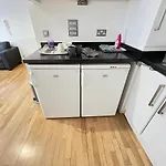 Serviced Apartment In Kensington London Victoria