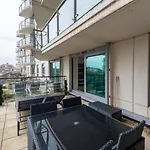 Central 2Bd Flat W River View Balcony - Vauxhall!