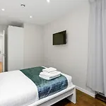 Spacious 1 Bedroom Flat