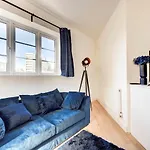 2 Bedroom Apartment In Brixton With Wi-Fi