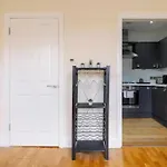 Bright And Quiet 2-Bed 2-Bath With Great Patio