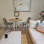 Cozy One Bedroom Apartment Next To Paddington