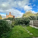 3 Bedroom House 2 Stops From London Bridge