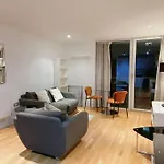 1 Bed 1 Bath Modern Zone 2 London