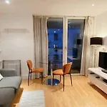 1 Bed 1 Bath Modern Zone 2 London