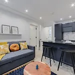Deluxe 1 Bed Flat - Shoreditch, Aldgate & The City Of London