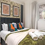 Stunning 3-Bedroom In London - Sleeps 8