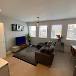 Tasteful 2Bd Flat Wopen Plan Living - Blackheath!
