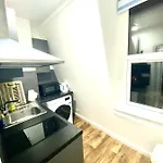 Stylish One Bed Studio Paddington Station In Central London