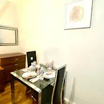 Stylish One Bed Studio Paddington Station In Central London