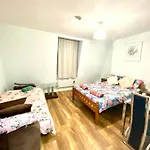 Stylish One Bed Studio Paddington Station In Central London