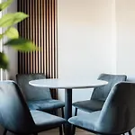 Stunning & Stylish 2 Bed Flat In West London