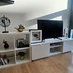 Canary Luxury Modern 1 Bedroom Apartment