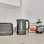 Spacious 2 Bedroom Apartment With Balcony