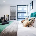 Stylish London 1 Bed Flat - 5 Mins From Canary Wharf