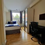 3 Bedrooms Flat Near Russell Square