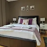 3 Bedrooms Flat Near Russell Square