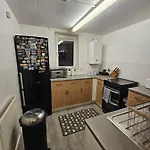Stunning 1-Bed Apartment In London