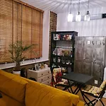 Whole Flat, Centrally Located, Light & Airy