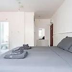 Finchley Road Studio 13
