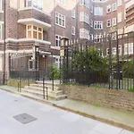 Chic 1 Bed Studio Flat In Popular Bloomsbury